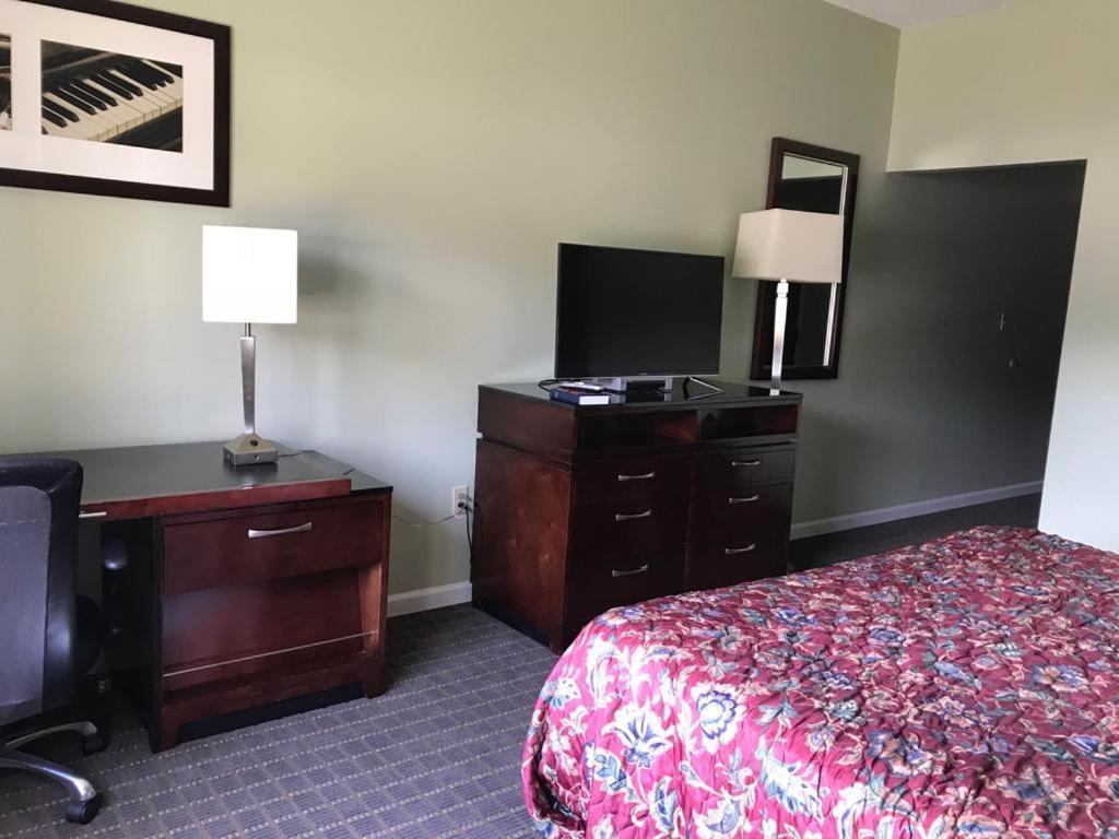 Cci Express Inn Central City Экстерьер фото